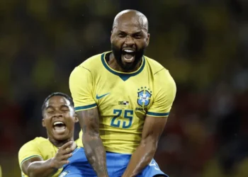Brasil goleia Panamá por 6 a 2 no Maracanã em amistoso de despedida antes da Copa